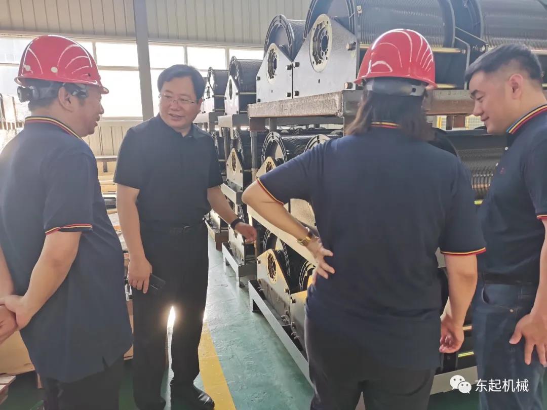 市產(chǎn)業(yè)集聚區(qū)黨委副書記、管委會主任宋太俊一行蒞臨東起集團(tuán)考察調(diào)研